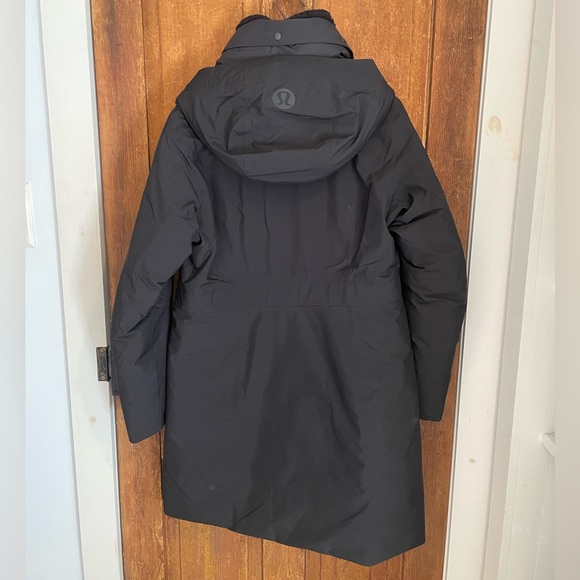 lululemon Snow Warrior Parka in Black, size 8 - Picture 2 of 7